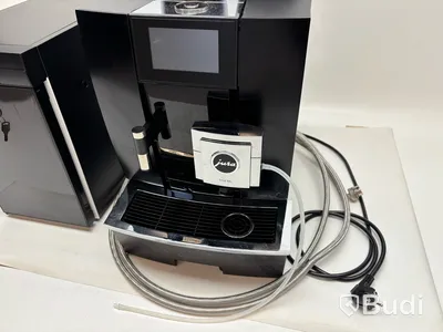 Kaffemaskin Jura Giga X8c och mjölkkyl Vitrifrigo FG10i DGT 4L, 2023