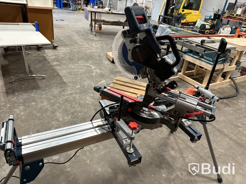 Bosch kap- & gersåg med stativ