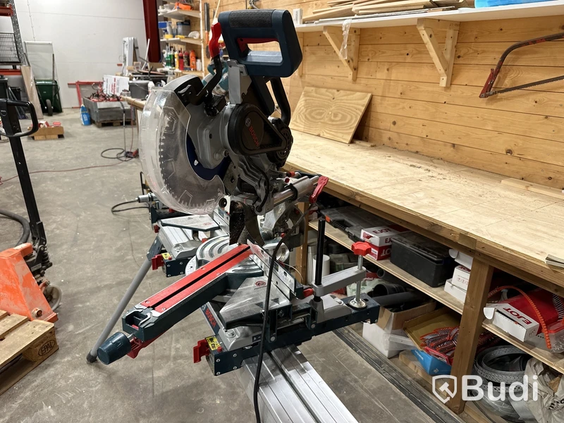 Bosch kap- & gersåg med stativ
