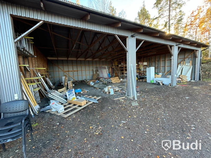 Ställningsdelar, byggmaterial m.m.