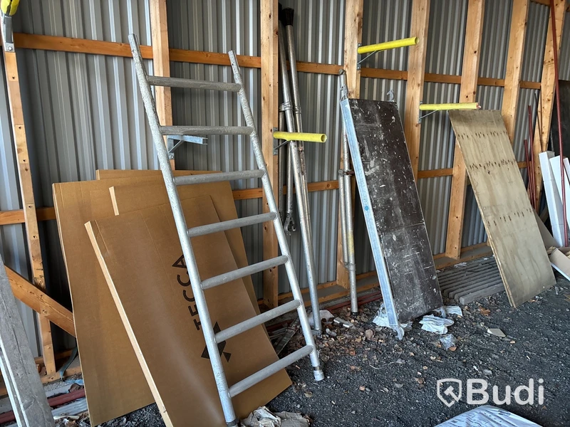 Ställningsdelar, byggmaterial m.m.