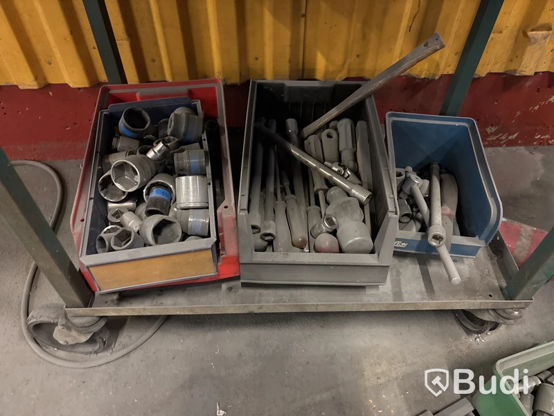 Verktygsvagn Kamaza-Tools med innehåll