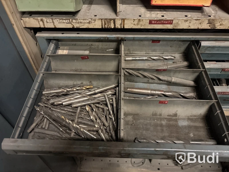 Verktygsskåp & vagn med innehåll