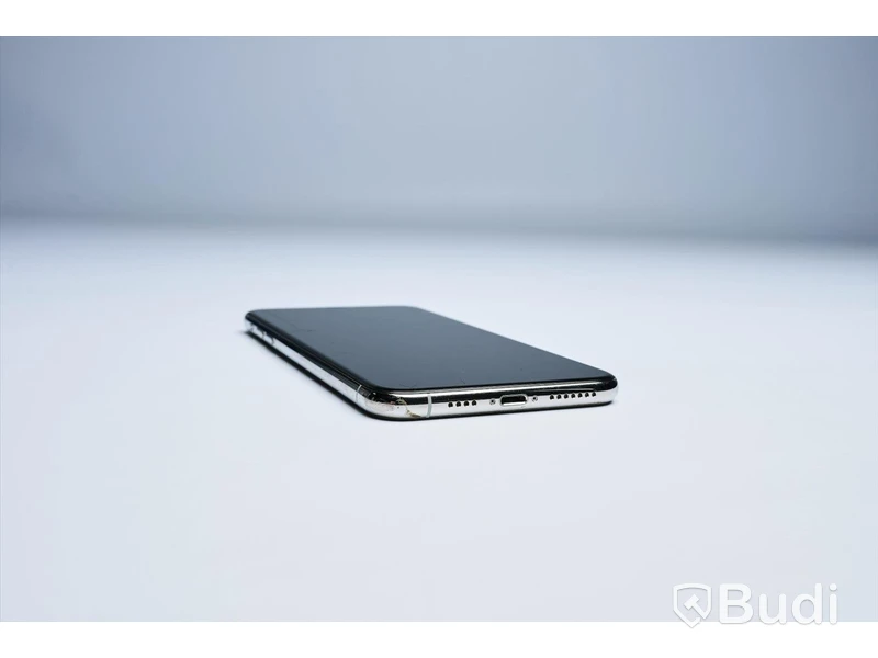 iPhone 11 Pro Max - 256 GB, White, Apple. 90 procent batterihälsa, minimalt slitage, repa skärm.