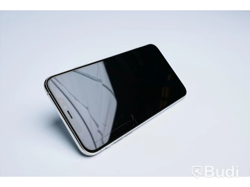 iPhone 11 Pro Max - 256 GB, White, Apple. 90 procent batterihälsa, minimalt slitage, repa skärm.