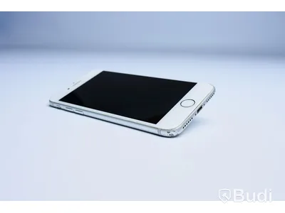 iPhone 8 - 64 GB, vit, Apple. 88 procent batterihälsa, sprucken baksida och mindre slitage.