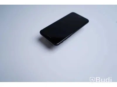 iPhone SE, 64 GB, Batterihälsa 95 procent, sprucken baksida samt mindre spricka i skärm
