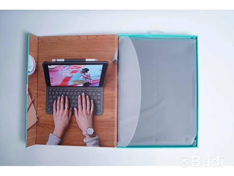 iPad skydd/tangentbord, Logitech Slim Folio (7:e generationen). Svart. Ny.