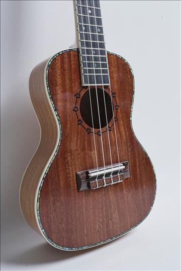 Kokio ukulele med case, mahogany