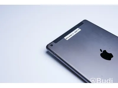 iPad - 7th Gen, 32 GB, Space Grey, Apple. Mindre slitage, lite nagg baksida.