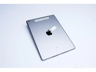 iPad - 6th Gen, 32 GB, Silver Grey, Apple. Minimalt slitage.