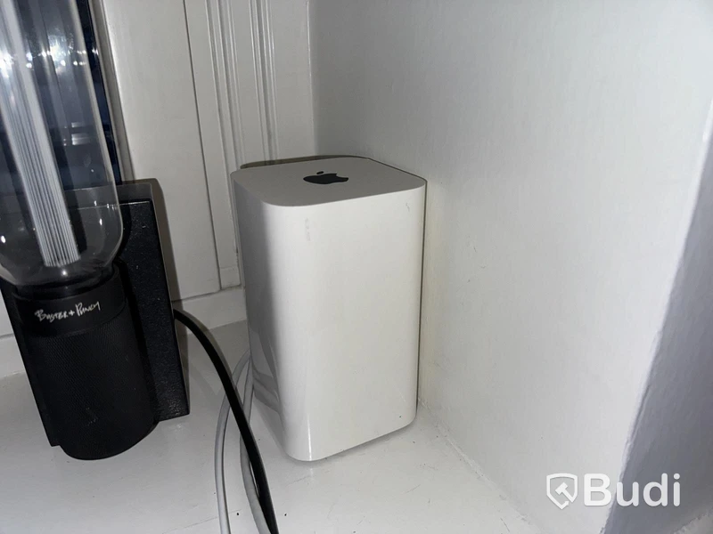 Apple Airport Base Station