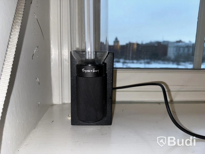 Lampa Buster Punch