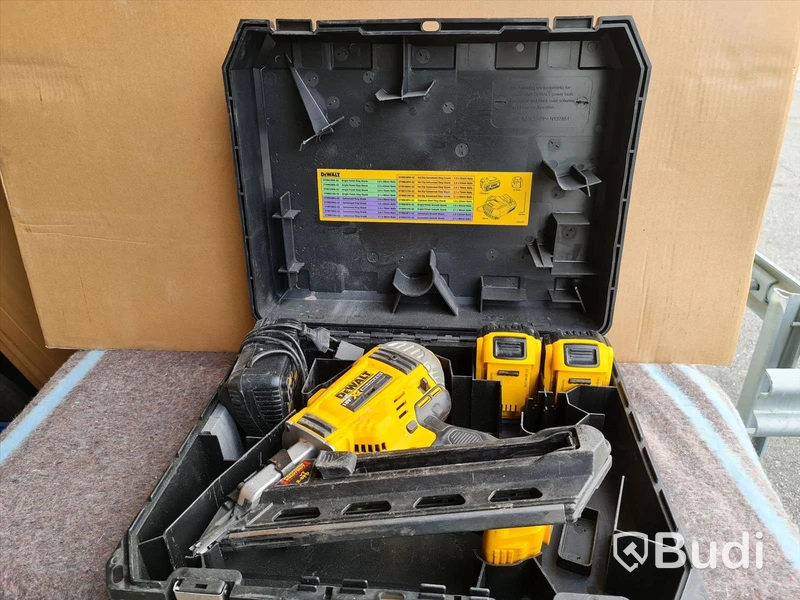 DeWALT DCN 692 P2 Spikpistol 2 batterier Nypris ca: 7,149SEK
