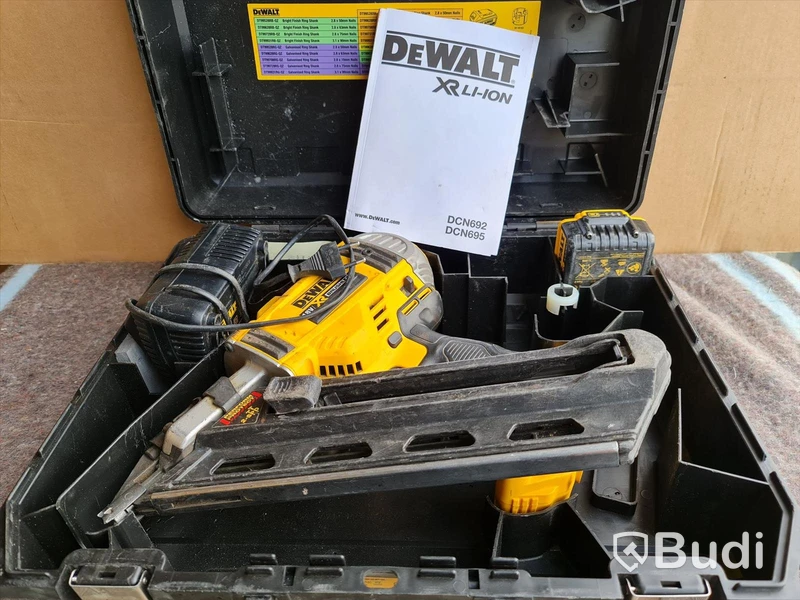 DeWALT DCN 692 P2 Spikpistol 1 batterier Nypris ca: 7,149SEK
