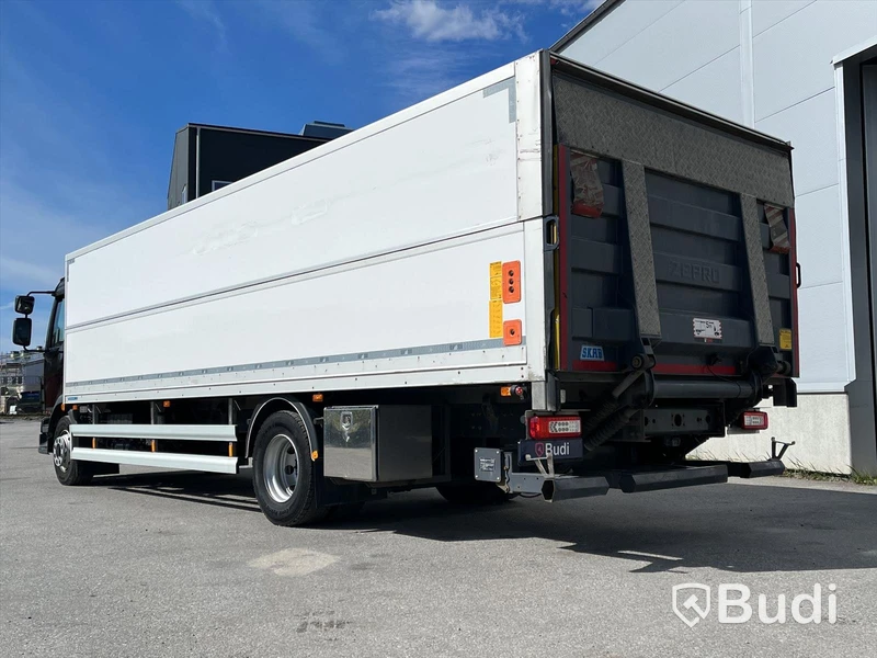 Lastbil Volvo FL -2020 | Höj- & sänkskåp | SKAB | Automat | Zepro