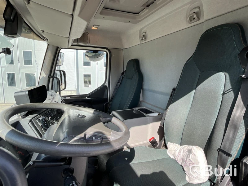 Lastbil Volvo FL -2020 | Höj- & sänkskåp | SKAB | Automat | Zepro