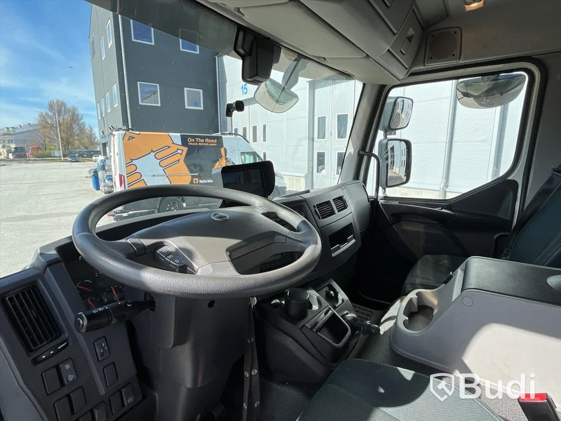 Lastbil Volvo FL -2020 | Höj- & sänkskåp | SKAB | Automat | Zepro