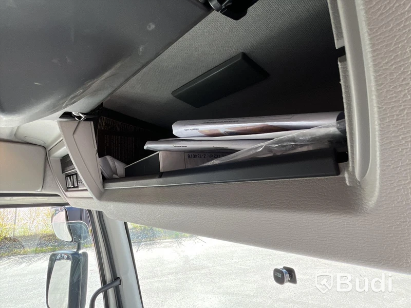 Lastbil Volvo FL -2020 | Höj- & sänkskåp | SKAB | Automat | Zepro