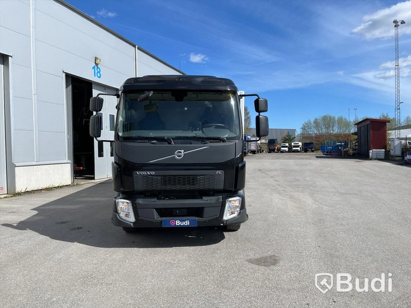Lastbil Volvo FL -2020 | Höj- & sänkskåp | SKAB | Automat | Zepro