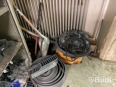 Byggprodukter, maskiner/verktyg, hyllor m.m.
