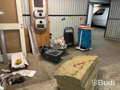 Byggprodukter, maskiner/verktyg, hyllor m.m.
