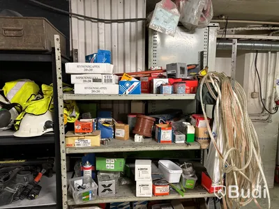 Byggprodukter, maskiner/verktyg, hyllor m.m.