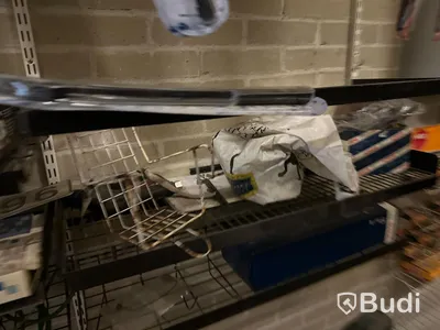 Förbrukningslager med torkararmar, tändsift, glödlampor m.m.