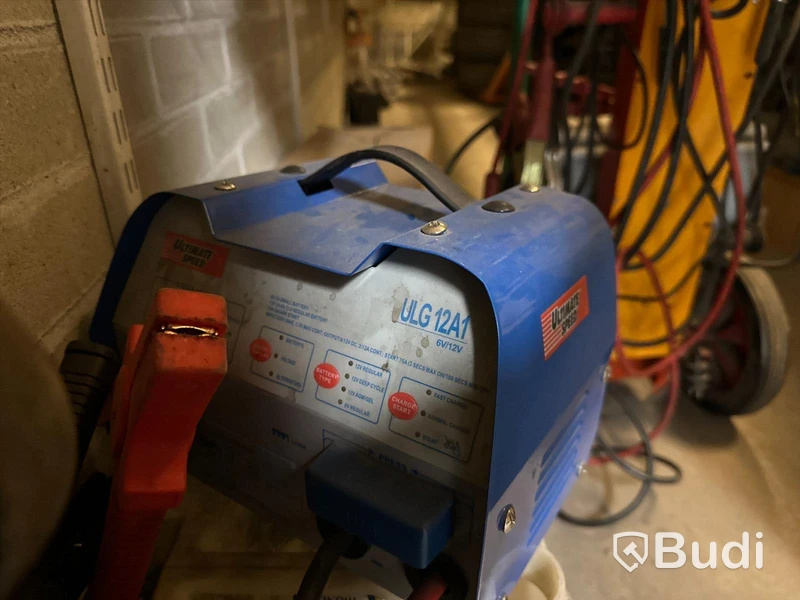 Batteriladdare med startfunktion