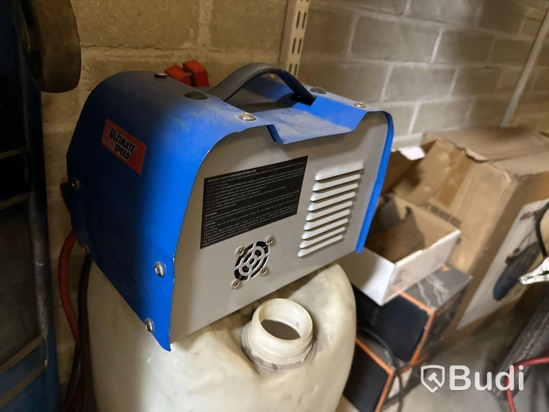Batteriladdare med startfunktion