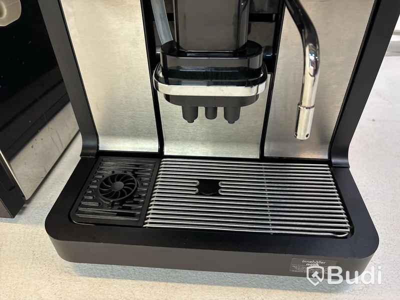 Kaffemaskin WMF 1500S samt mjölkkyl Vitifrigo WMF Cooler 6,5L