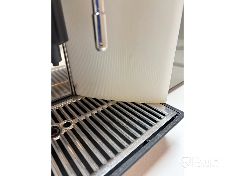 Kaffemaskin WMF 1400 och mjölkkyl Vitrifrigo FG 10l WMFE