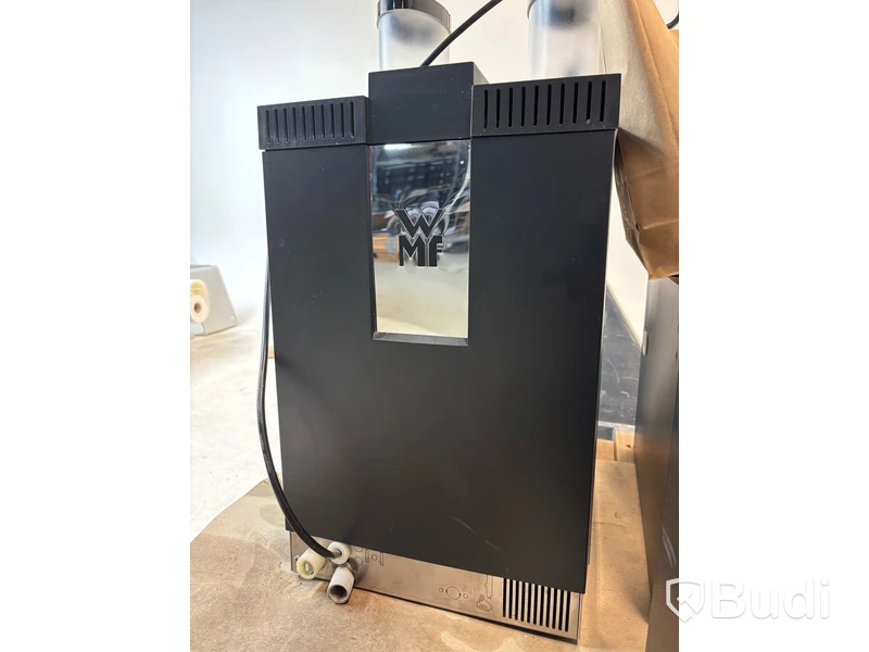 Kaffemaskin WMF 1400 och mjölkkyl Vitrifrigo FG 10l WMFE