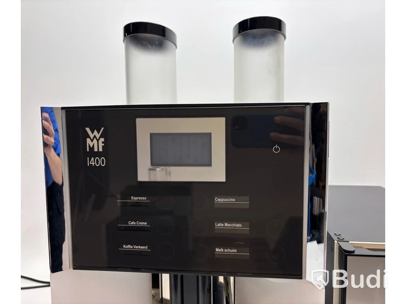 Kaffemaskin WMF 1400 och mjölkkyl Vitrifrigo FG 10l WMFE