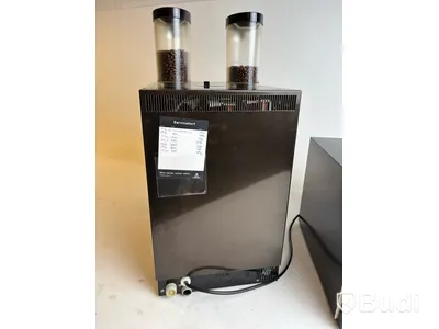 Kaffemaskin WMF 1200S och mjölkkyl Vitrifrigo FG 10L WMFE