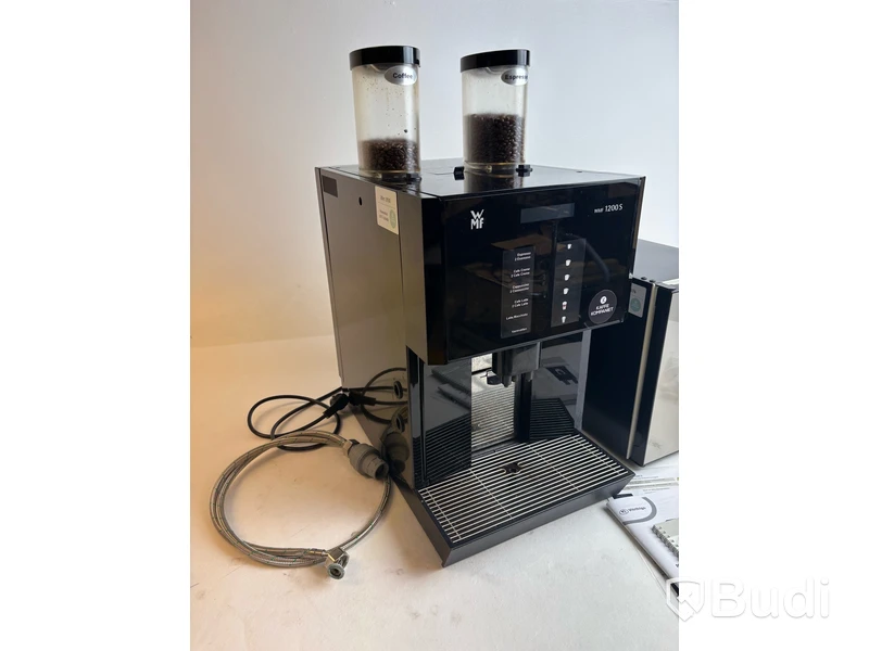 Kaffemaskin WMF 1200S och mjölkkyl Vitrifrigo FG 10L WMFE