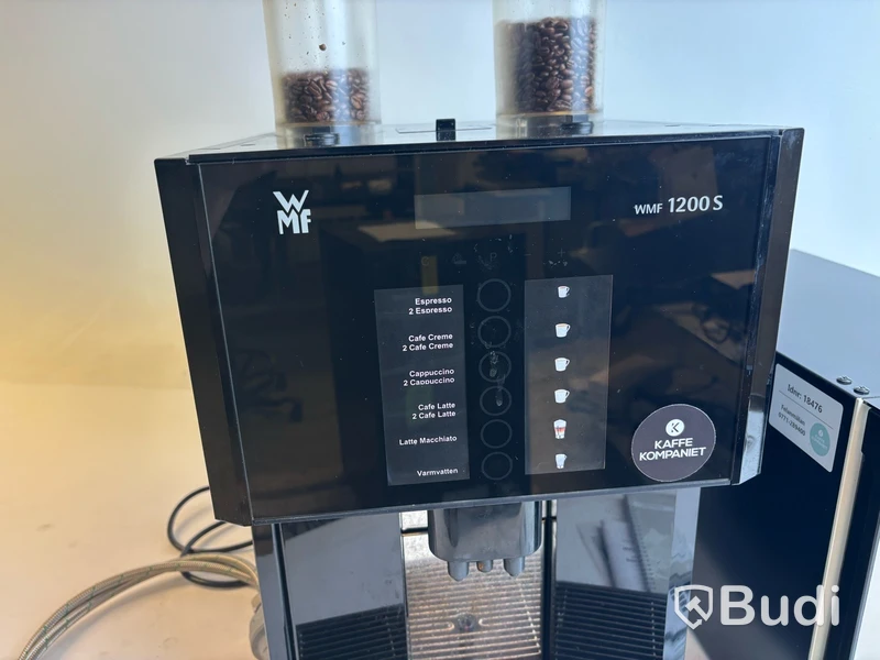 Kaffemaskin WMF 1200S och mjölkkyl Vitrifrigo FG 10L WMFE