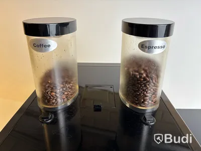Kaffemaskin WMF 1200S och mjölkkyl Vitrifrigo FG 10L WMFE