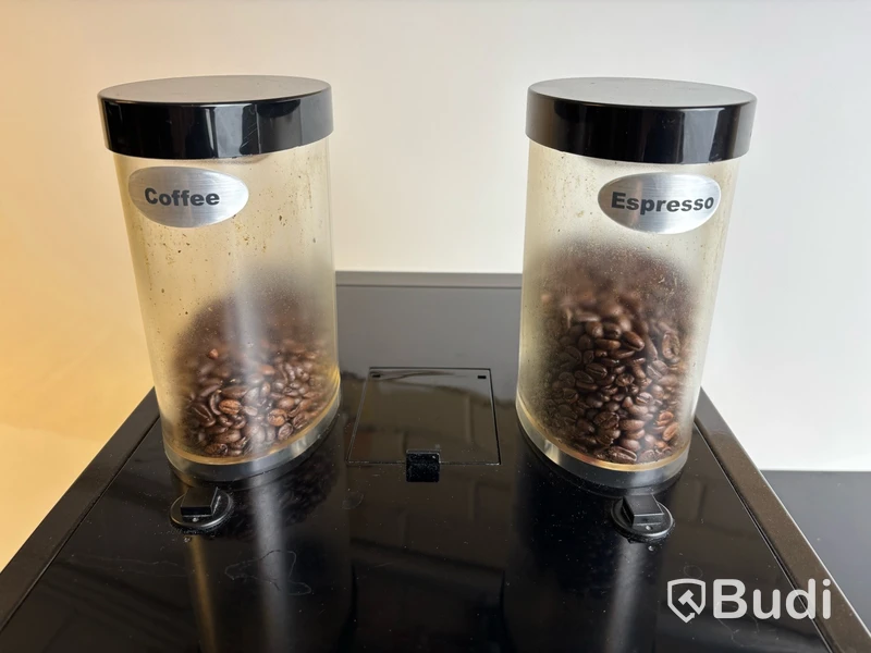 Kaffemaskin WMF 1200S och mjölkkyl Vitrifrigo FG 10L WMFE