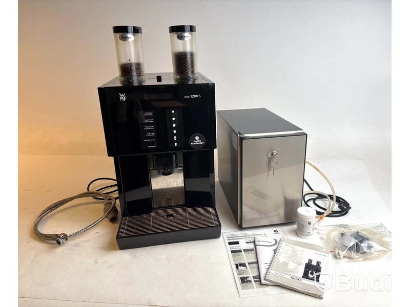 Kaffemaskin WMF 1200S och mjölkkyl Vitrifrigo FG 10L WMFE