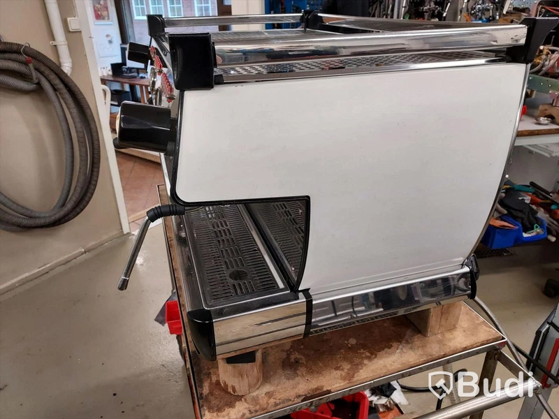 Kaffe/espressomaskin La Marzocco GB5 trippel