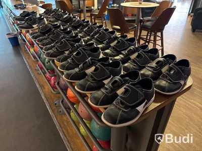 18 par bowlingskor ( strl 38-45)