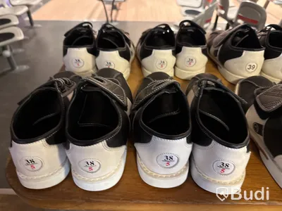 18 par bowlingskor ( strl 38-45)