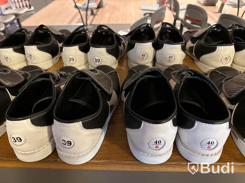 18 par bowlingskor ( strl 38-45)