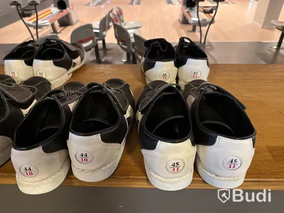 18 par bowlingskor ( strl 38-45)