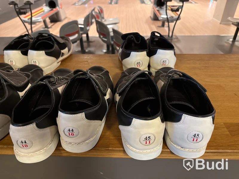 18 par bowlingskor ( strl 38-45)