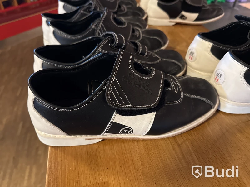 18 par bowlingskor ( strl 38-45)