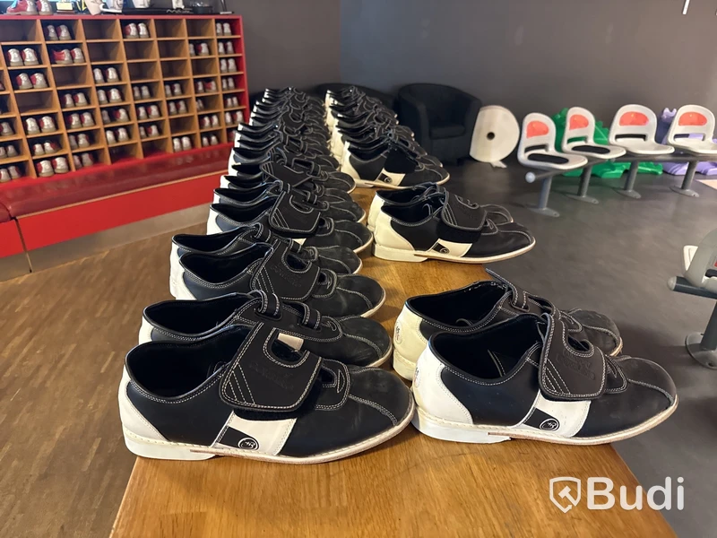 18 par bowlingskor ( strl 38-45)
