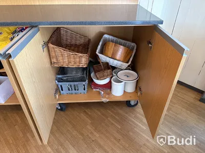 Serveringsbänk på hjul