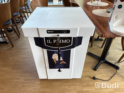 Kapselglassmaskin Il Primo med tillhörande frysbox